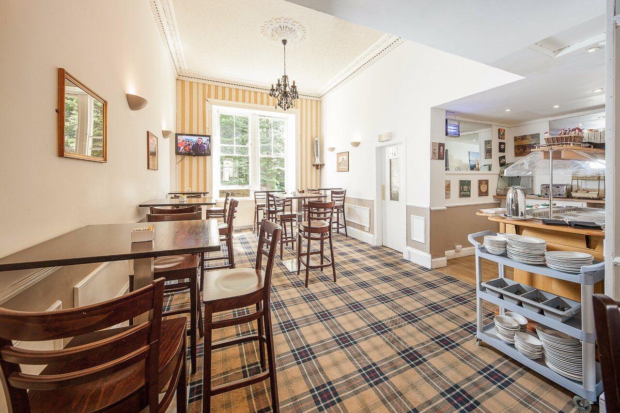 Piries Hotel Единбург Екстер'єр фото