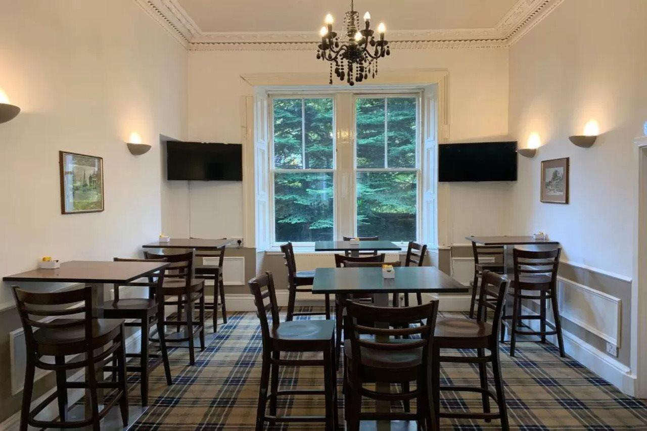 Piries Hotel Единбург Екстер'єр фото