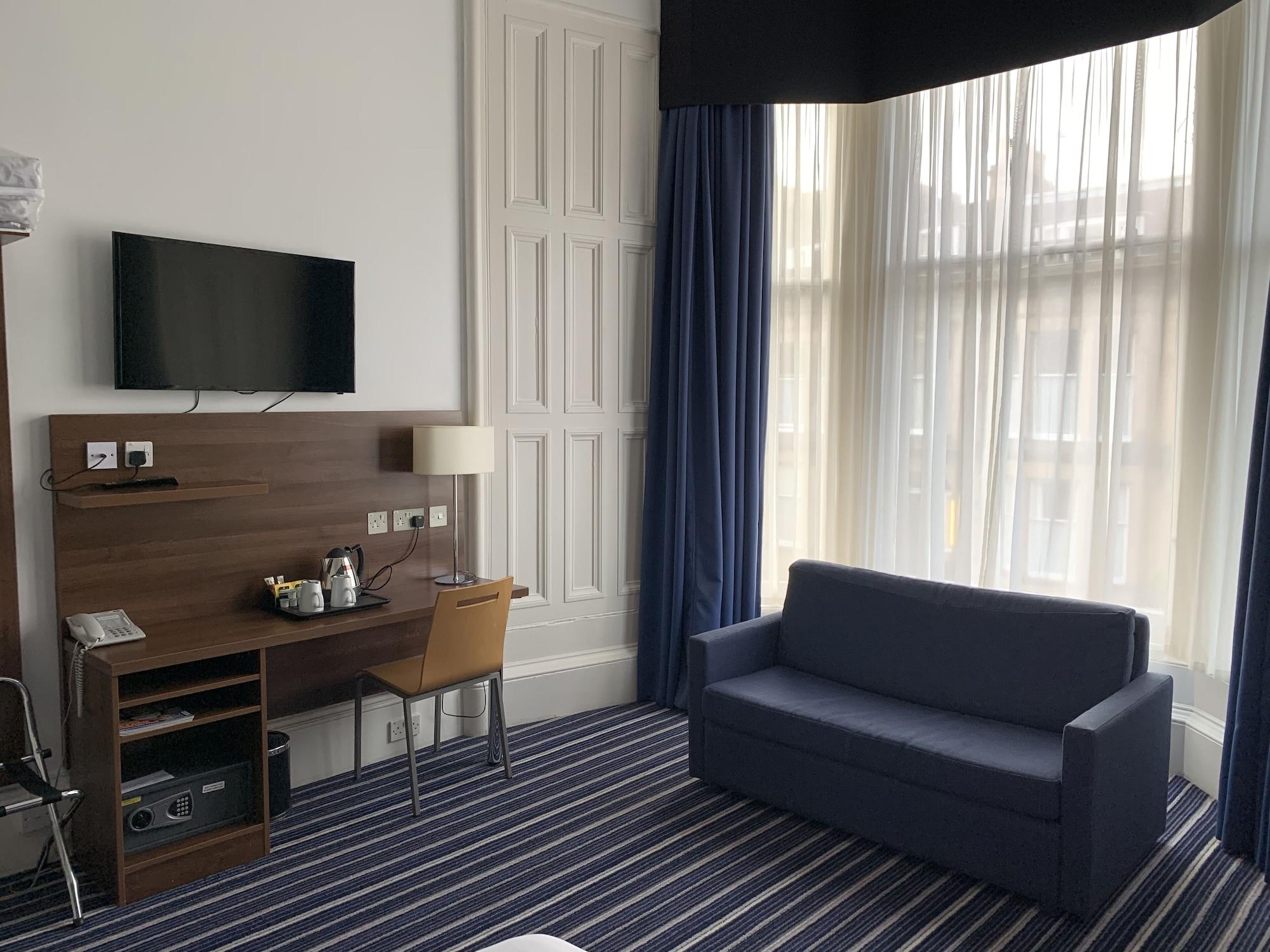 Piries Hotel Единбург Екстер'єр фото