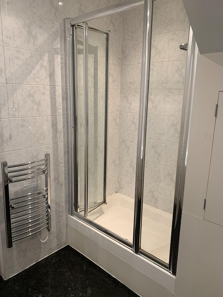 Piries Hotel Единбург Екстер'єр фото