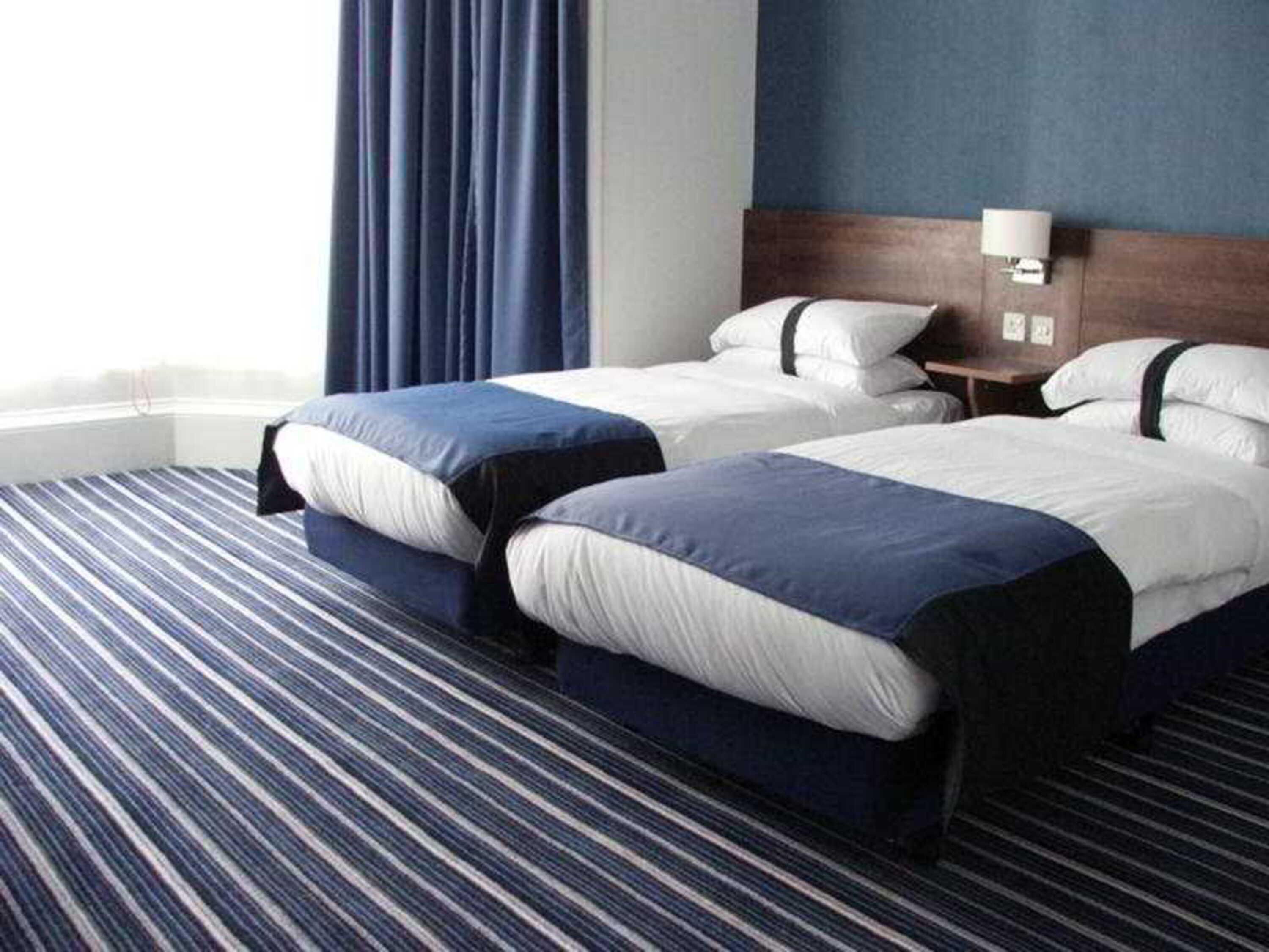 Piries Hotel Единбург Екстер'єр фото