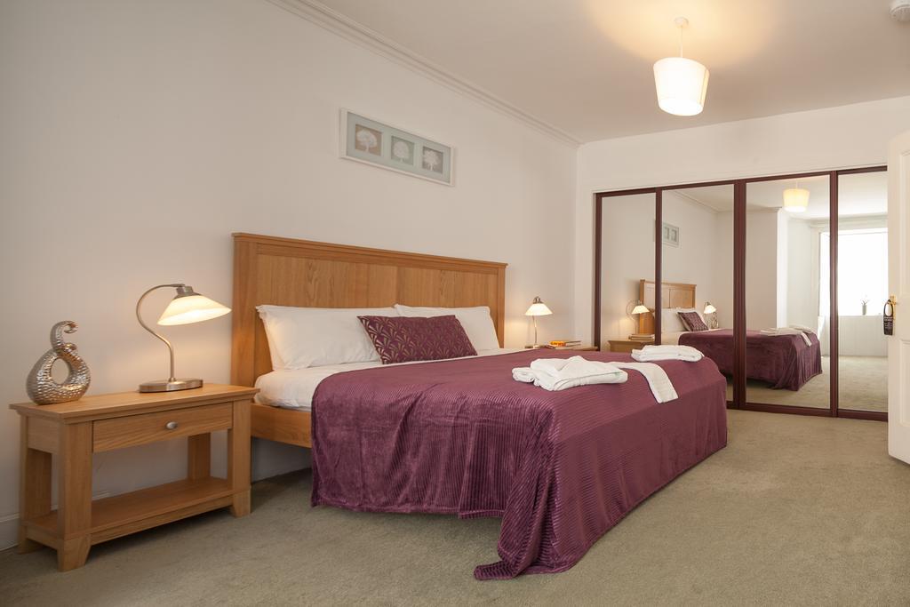 Piries Hotel Единбург Екстер'єр фото