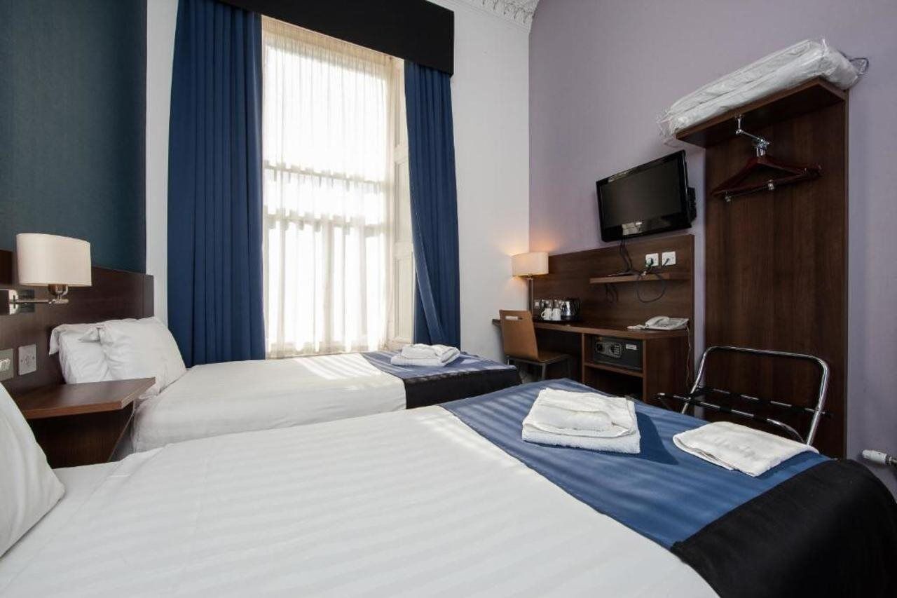 Piries Hotel Единбург Екстер'єр фото