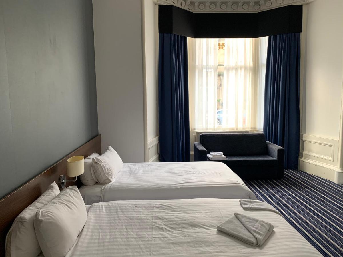 Piries Hotel Единбург Екстер'єр фото