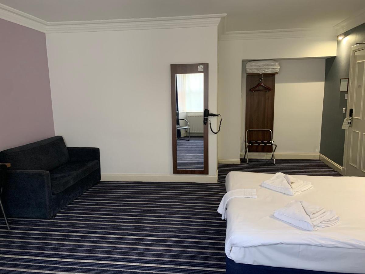 Piries Hotel Единбург Екстер'єр фото
